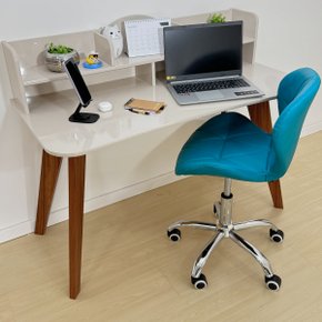 02 conjunto escrivaninha com nichos cedro e cadeira slim estofada melanie turquesa