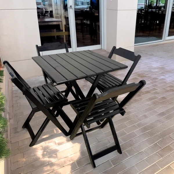 02 conjunto de mesa dobravel de madeira 70x70 com 4 cadeiras retrateis