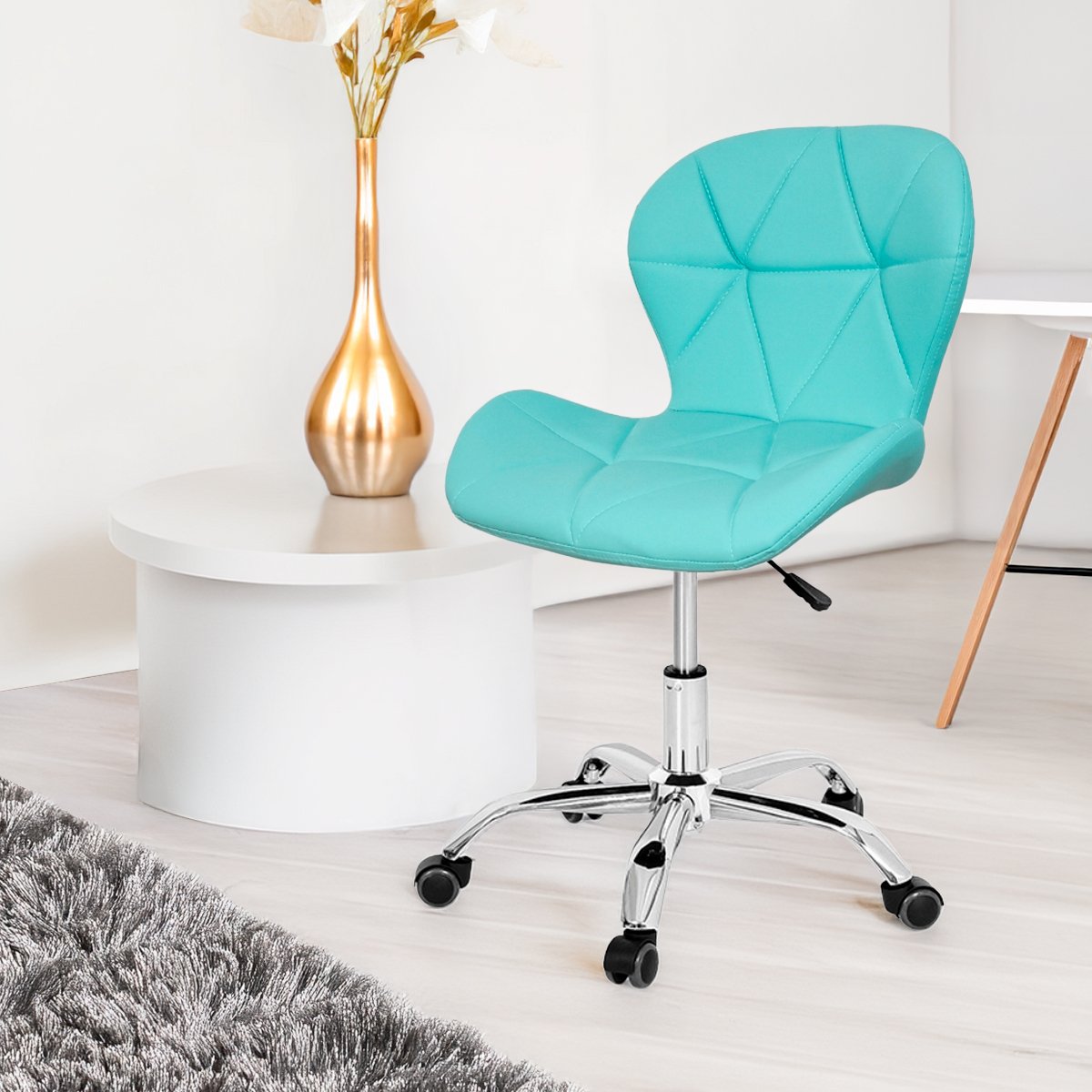 Cadeira Vegas Slim Ciano em ambiente