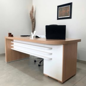 01 mesa tamburato com gavetas le ii carvalho branco