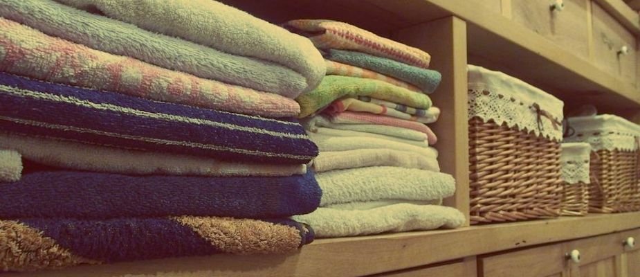 Como evitar mofo em armários e racks