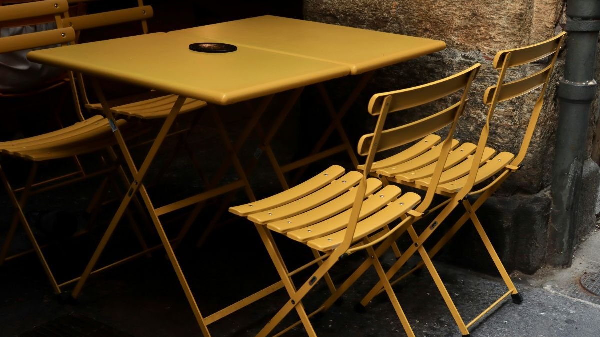 mesa dobravel amarela